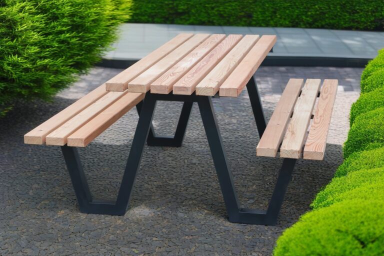 Ensembles d'assises Frigus en bois dur ou mélèze local