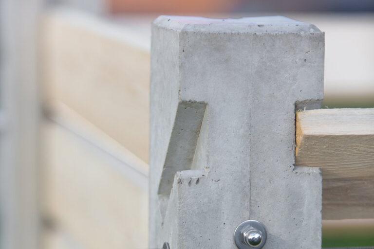 Poteaux de rechange en béton armé pour composteur