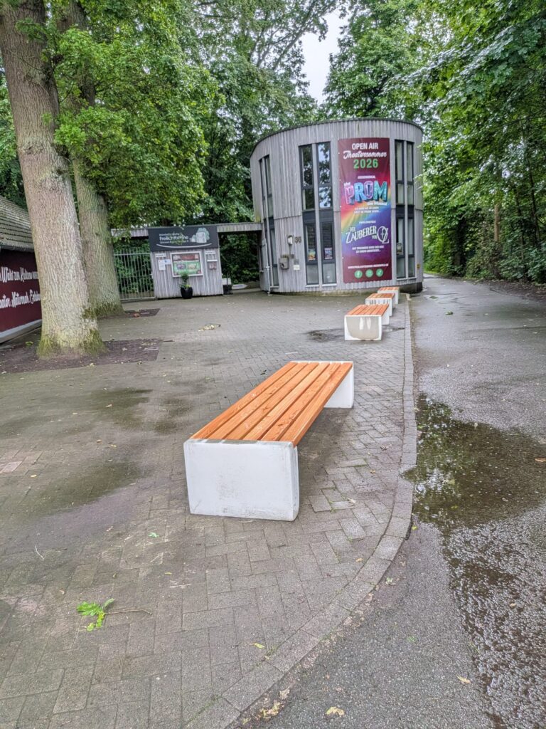 Freilichtbühne Referenz Sitzbank Primus XL 2